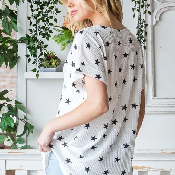 Heimish Full Size Star Print Short Sleeve V-Neck Waffle Knit T-Shirt - Picture 7 of 8